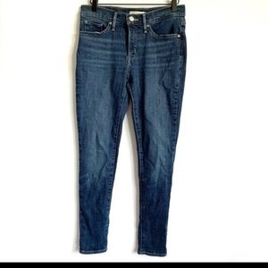 Woman's Levi's 311 skinny jeams